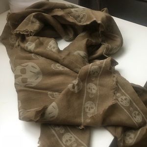 Alexander McQueen skull scarf